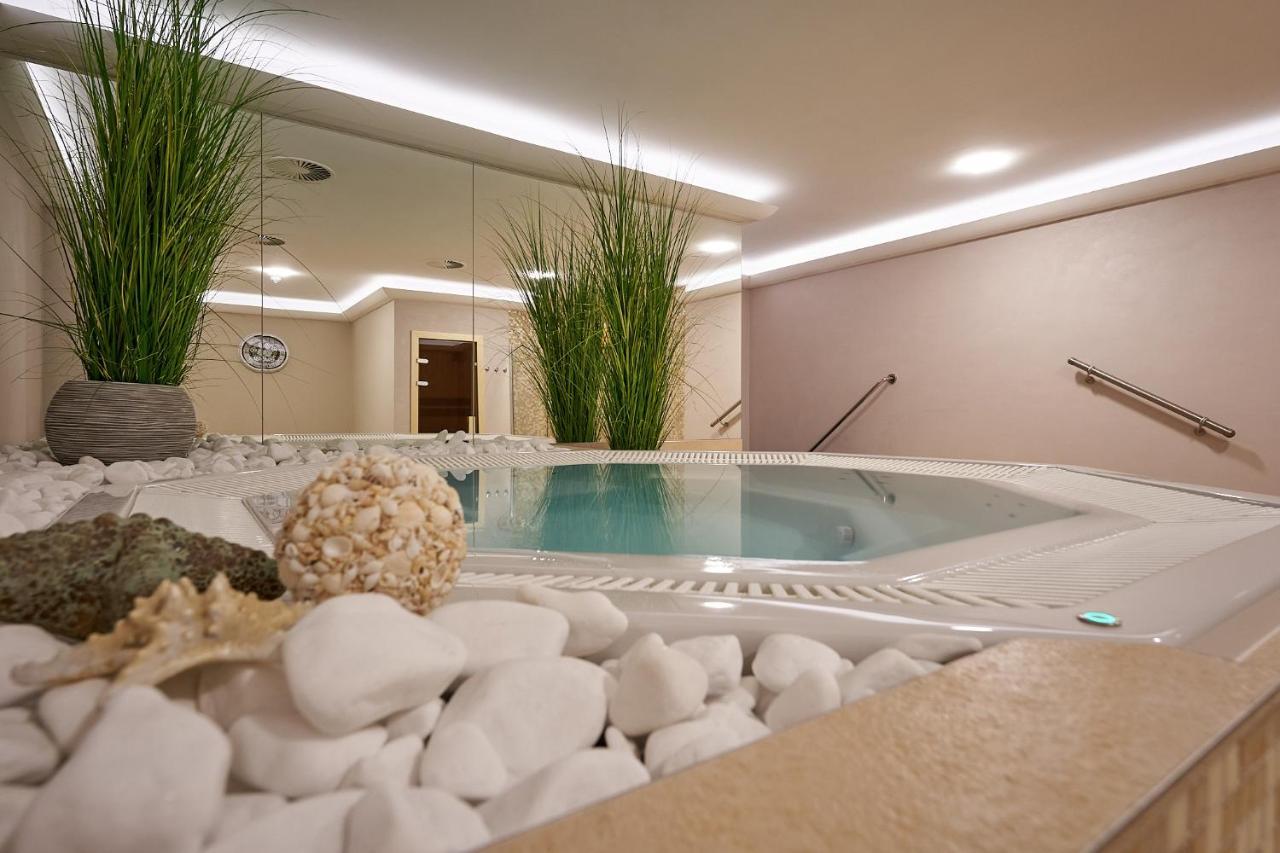 Wellness Hotel Queens Mariánské Lázně Exteriör bild