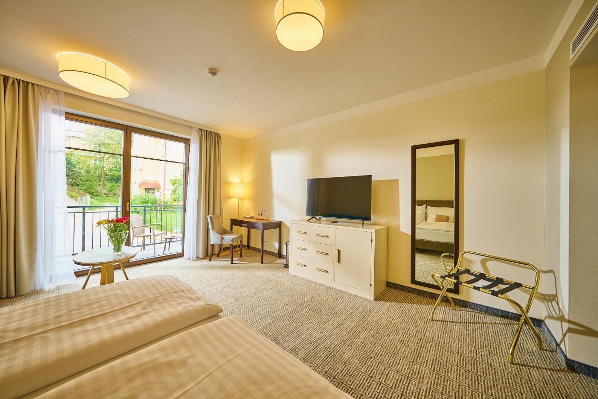 Wellness Hotel Queens Mariánské Lázně Exteriör bild