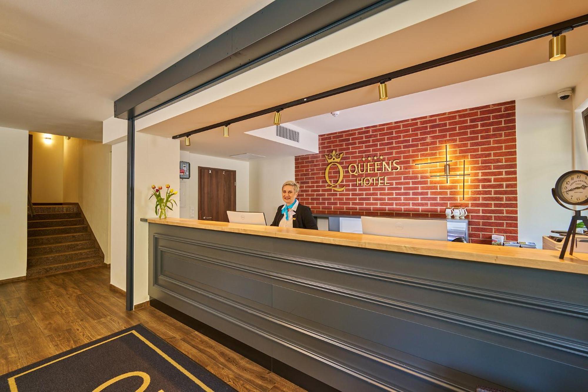 Wellness Hotel Queens Mariánské Lázně Exteriör bild